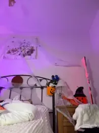 Cinamoonn webcam model stream image