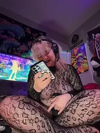Cutiepiespanks webcam stripchat model stream image