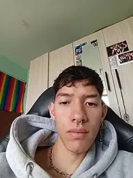 heyy_noah11 webcam model stream image