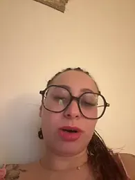 queenlo_xxx webcam model stream image