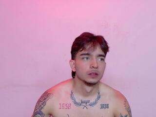 Alice Slave & Max Dominant webcam model stream image