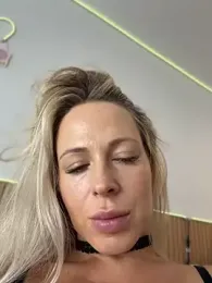streetdoll webcam stripchat model stream image