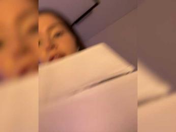 whiteTEA webcam model stream image