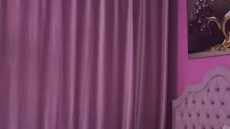 LaraBrynn webcam model stream image