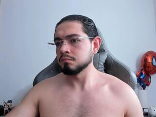 Luigi White webcam flirt4free model stream image