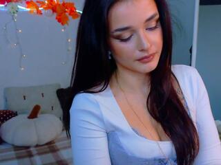 Zoya Raven webcam model stream image