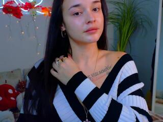 Zoya Raven webcam model stream image