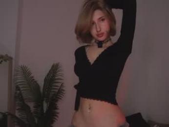 _monnytoon_ webcam model stream image
