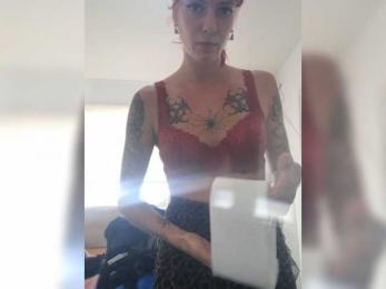 WildVixen webcam model stream image