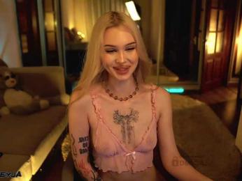 ManiFreyja webcam model stream image