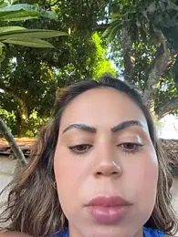 LariiHotWife webcam stripchat model stream image