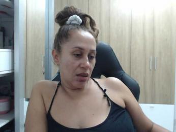 RoxanaMilf webcam preview