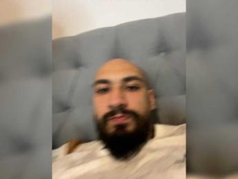 KiraSaint webcam model stream image