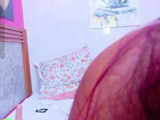 nia-evans webcam model stream image