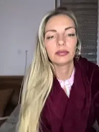 Ly_die webcam stripchat model stream image