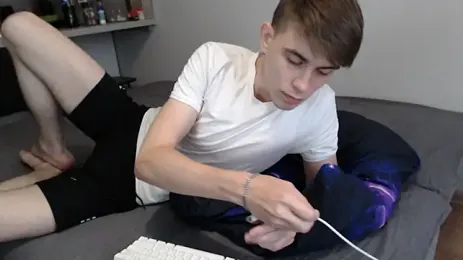 Student_Oliver webcam model stream image
