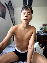 MaxiWildd webcam stripchat model stream image