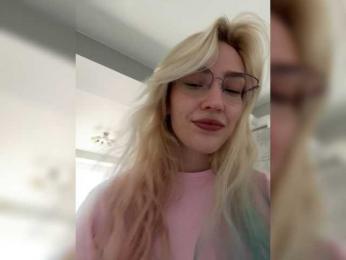 AlinnaAnnila webcam model stream image