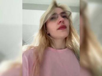 AlinnaAnnila webcam model stream image