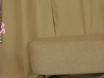 my_eyes_higher webcam model stream image