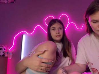 TwoLesbyBaby webcam preview
