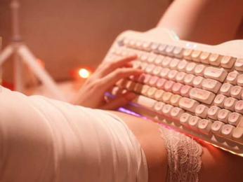 HorneyJozy webcam model stream image