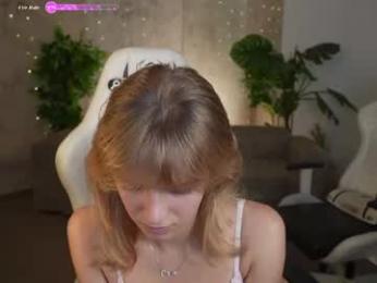 kira0541 webcam model stream image