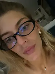 Bellalolahot webcam model stream image