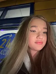 milaa_sun webcam stripchat model stream image