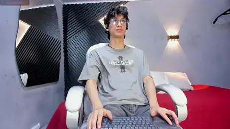 Cum_hunters webcam stripchat model stream image