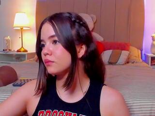 Bella Fontana webcam model stream image