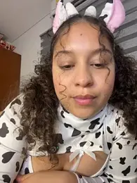 Shara_dreams webcam preview