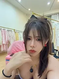 Selenaaaaa- webcam stripchat model stream image