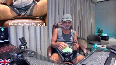 OnlineBossUK webcam model stream image