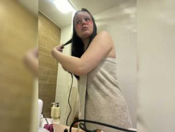 Lizzi-Peach webcam model stream image