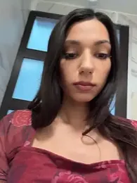 -_MiaQueen_- webcam model stream image